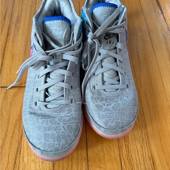 Nike Zoom LeBron NXXT Gen Wolf Grey Blue Lightning Pink size 8 - Picture 5 of 10